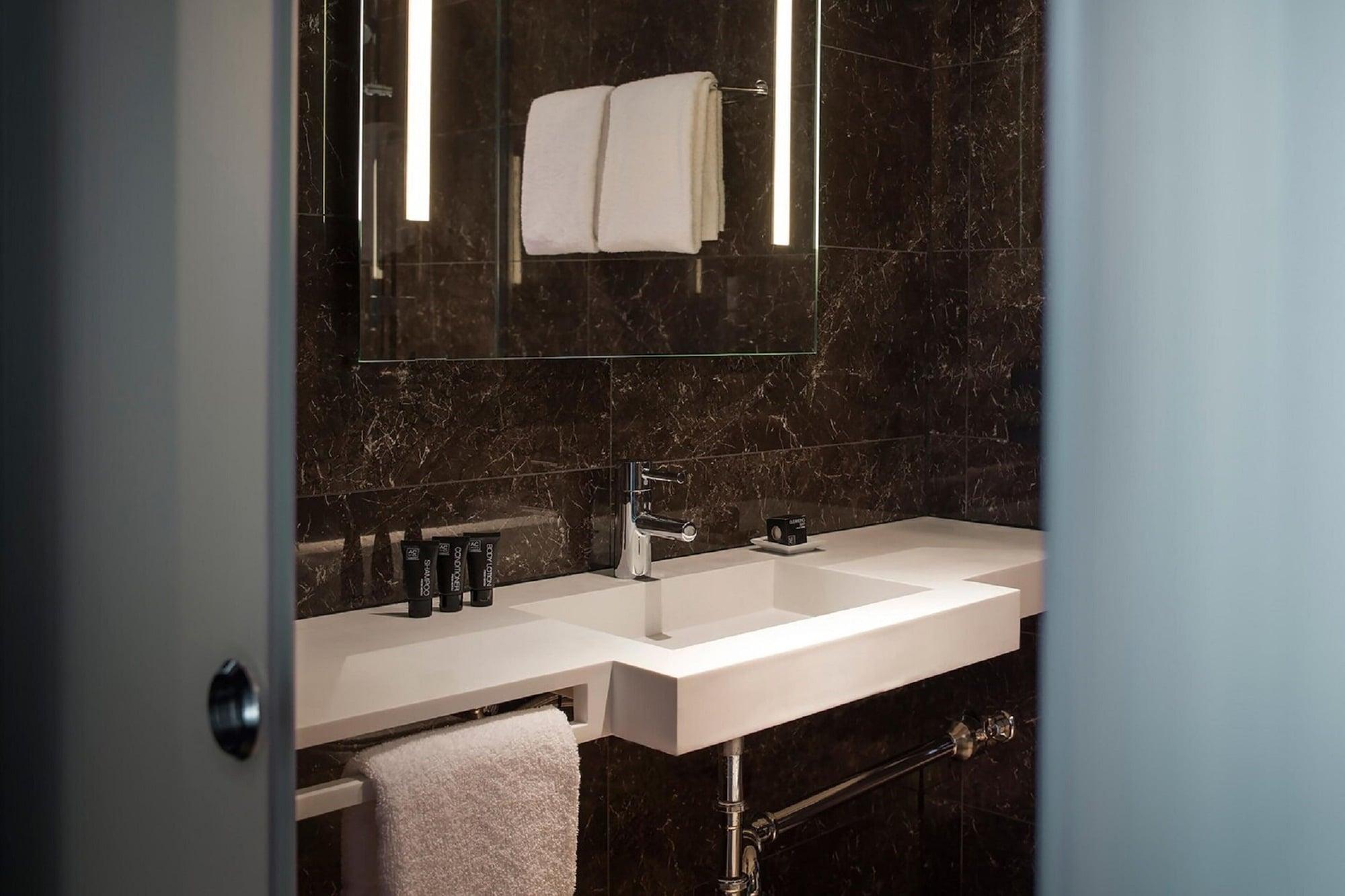 Ac Hotel By Marriott Santiago Cenco Costanera Eksteriør bilde